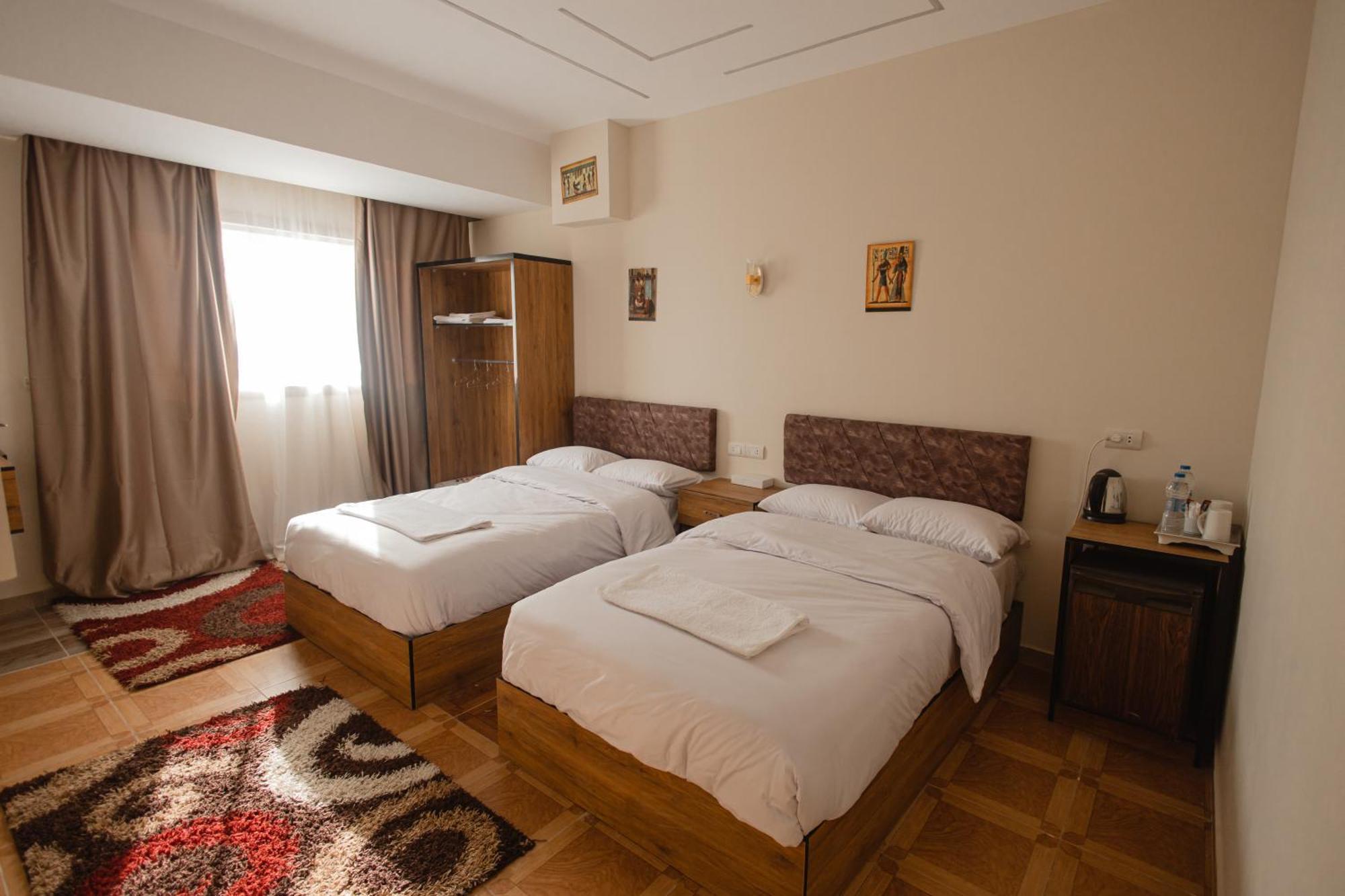 The View Pyramids Hotel Kafrat al Jabal Exterior photo